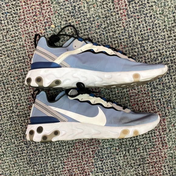 Nike - Picture 2 of 7